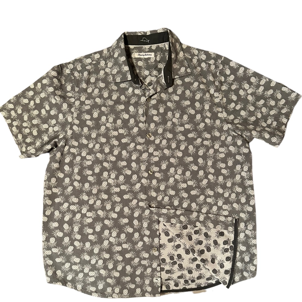 Tommy Bahama men's button-up is extra large